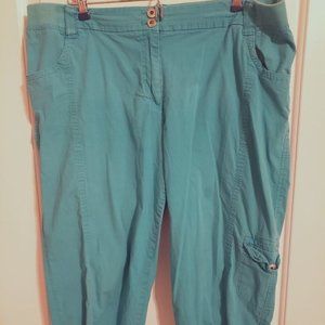 Chico's Size 3 Turquoise Capri Pants